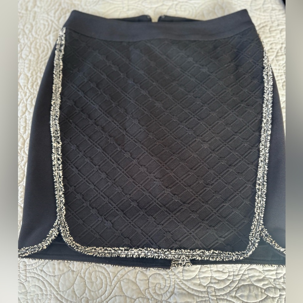 JOINUS Black Skirt with Quilted Detail